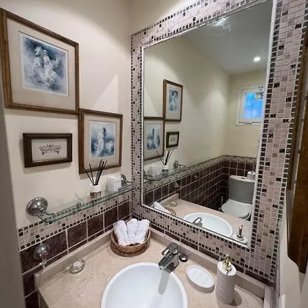 Family Townhouse On Golden Mile *